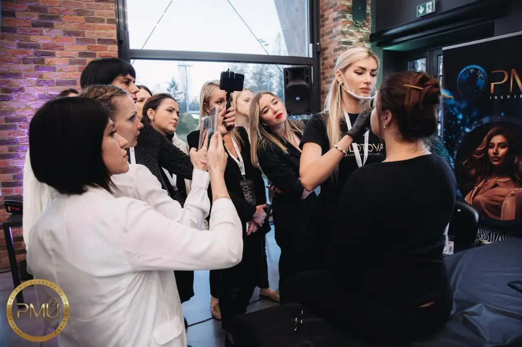 Anastasiia Zolotova teaching permanent makeup — 3 of 20