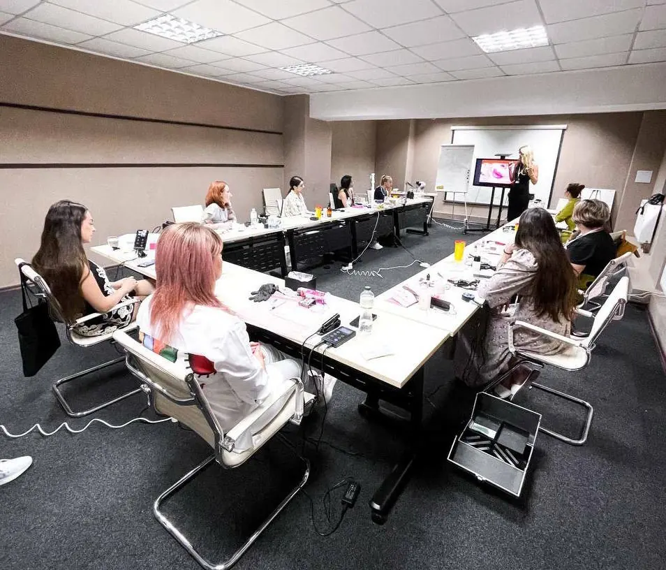 Anastasiia Zolotova teaching permanent makeup — 10 of 20